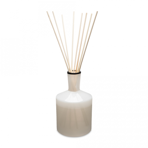 LAFCO 6 oz Reed Diffuser in Champagne scent with citrus, ginger, and raspberry notes. Sparkling, long-lasting fragrance. Available at Be Charmed.