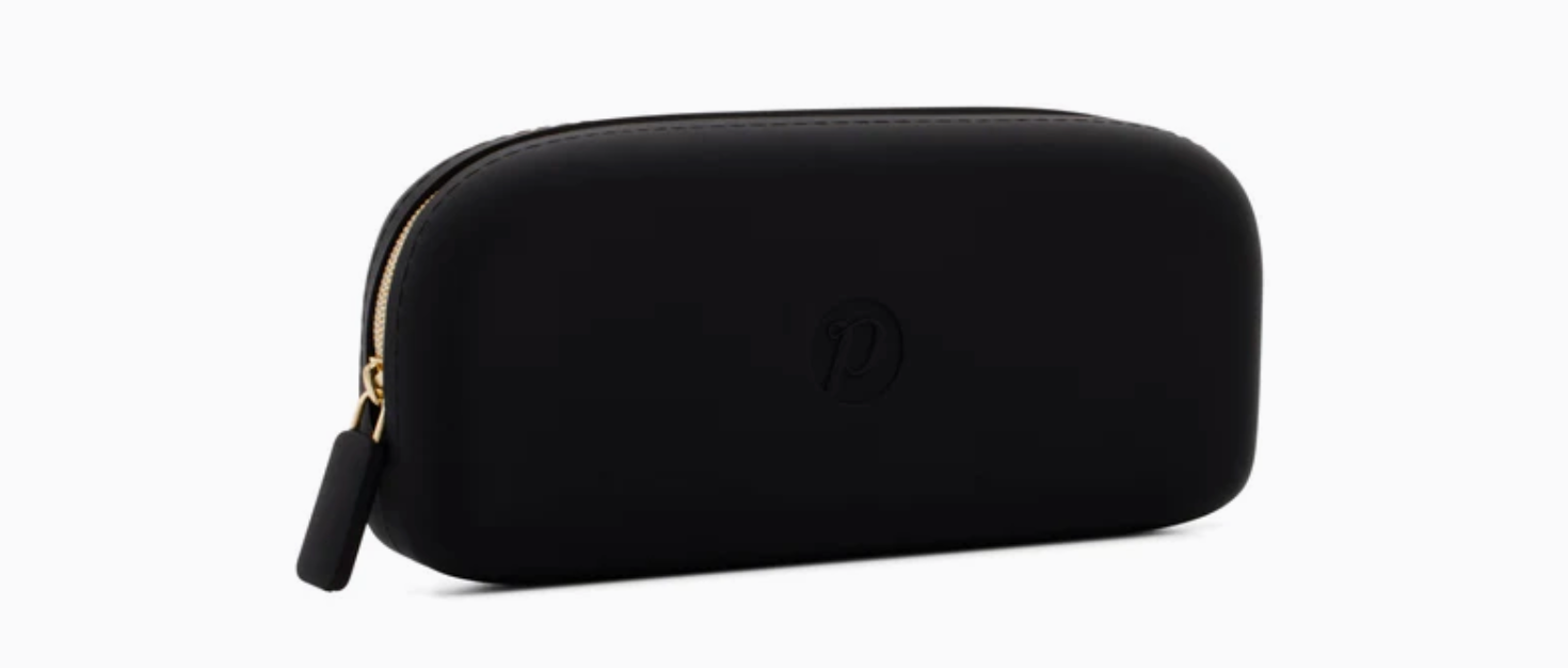 Black Peepers silicone eyeglass case in soft, flexible material—ideal for protecting reading glasses or sunglasses. Lightweight and travel-friendly. Available at Be Charmed.