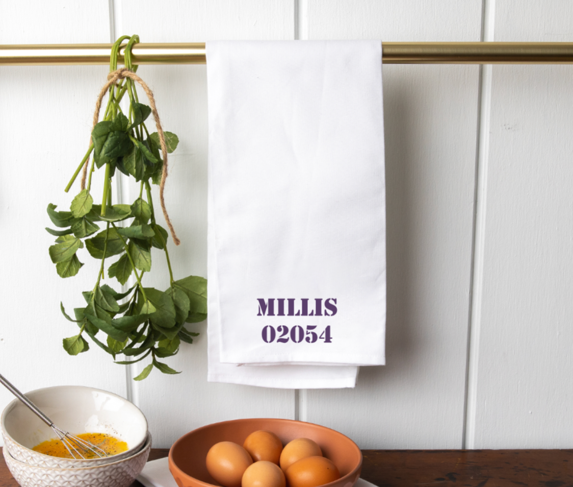 Rustic Marlin Millis 02054 Tea Towel featuring a coastal design, ideal for kitchen décor. Available at Be Charmed.