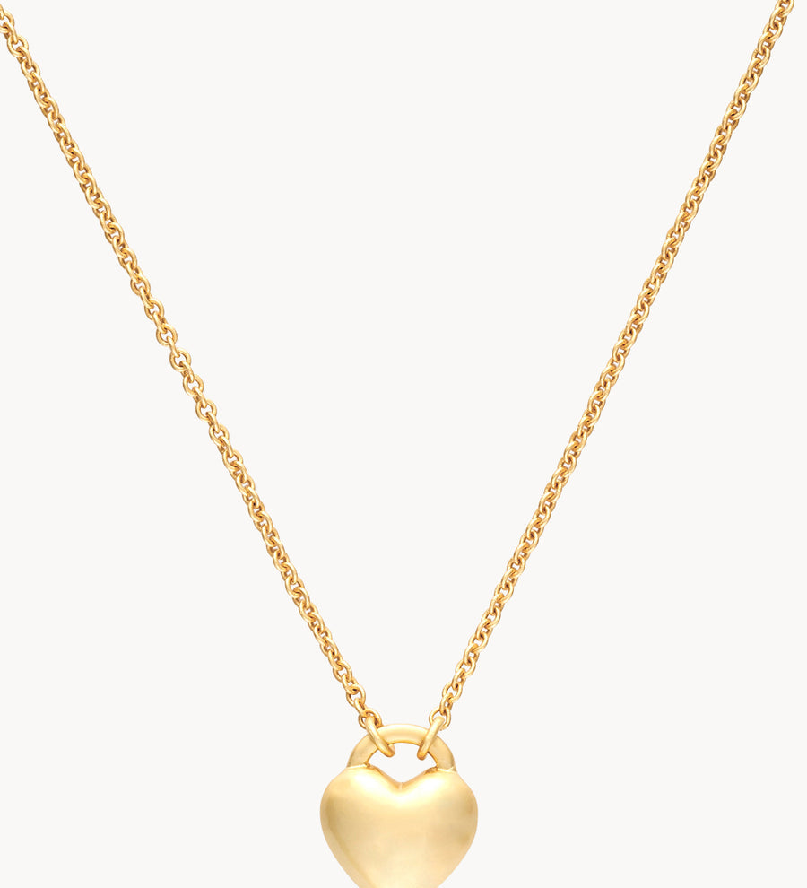 Gold Spartina 449 Love Necklace 18 Inch – Elegant heart charm necklace engraved with “Love.” A classic and meaningful gift for someone special. Features a delicate 18" chain, secure clasp, and polished finish, ideal for daily wear or special occasions. Available at Be Charmed.